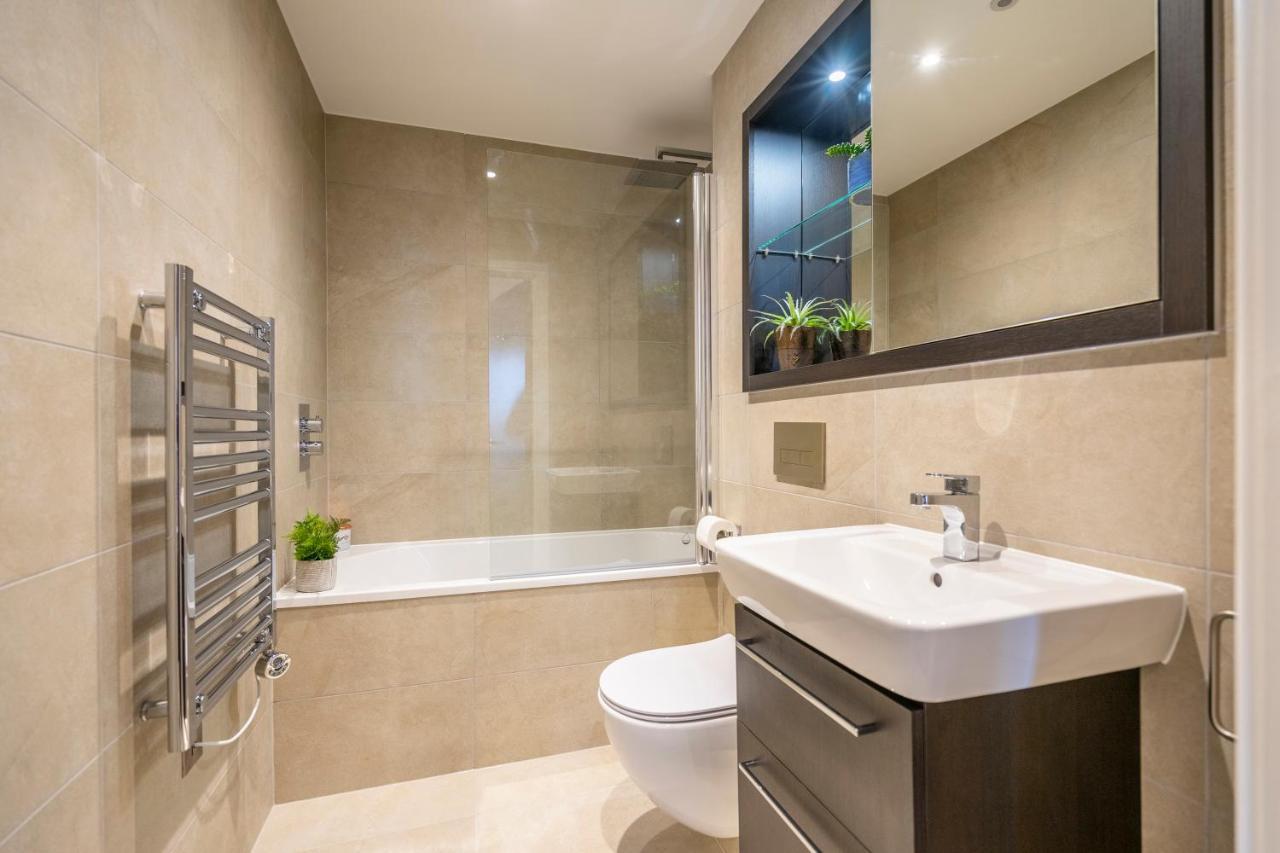 Appartamento Out Of Office @ Ryedale House York Esterno foto